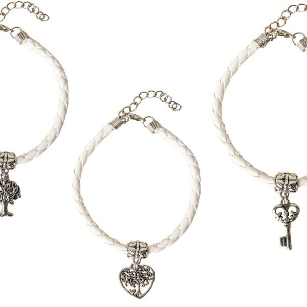 Bracciale bianco con ciondolo zama, soggetti a scelta. CM 20