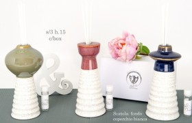 Profumatore ceramica bicolor, varie forme e colori. Ass 3. H 15