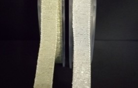 Nastro tessuto lamé con retro raso oro o argento. MT 20 MM 10
