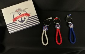 Portachiavi metallo smaltato e pelle, soggetti marinari con scatola. CM 12