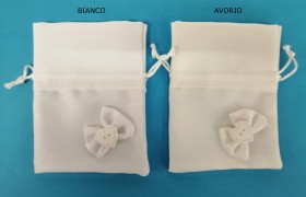 Sacchetto tessuto con applicazione fiocco e gesso. CM 10x13