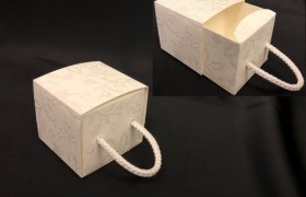 Scatola forma cassetto con decoro harmony. CM 4.5x4.5 H 4