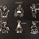 Ciondolo ottone con bagno argento, soggetti fiaba. CM 4 circa MADE IN ITALY