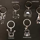 Portachiavi metallo con bagno argento, soggetti fiaba. CM 8 MADE IN ITALY