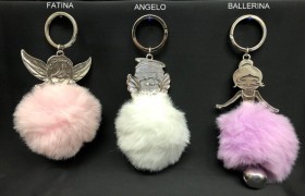 Portachiavi metallo con bagno argento e pon pon con chiama-angeli. CM 16 MADE IN ITALY