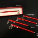 Penna metallo con ciondolo ottone bagno argento con scatola. CM 13 MADE IN ITALY