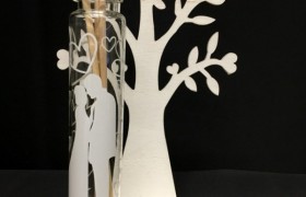 Profumatore provetta vetro con retro albero legno con scatola. Base CM 10x7 H 15
