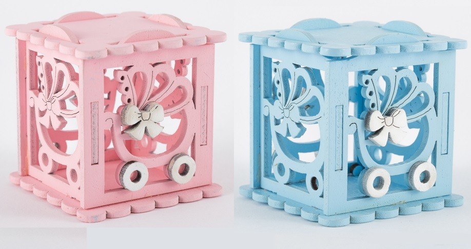 Scatola legno con traforo rosa o azzurro. CM 6x6