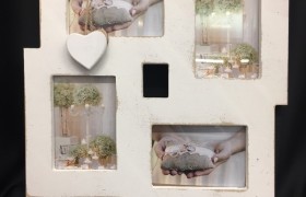 Portafoto da appendere in legno con applicazione cuori e fiocchi. Foto: CM 12x8 TOT CM 34x34 - MADE IN ITALY