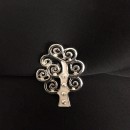 Ciondolo albero metallo smaltato avorio con strass. CM 2.5
