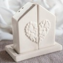 Sale e pepe porcellana con decoro cuori. CM 9x5 H 8.8
