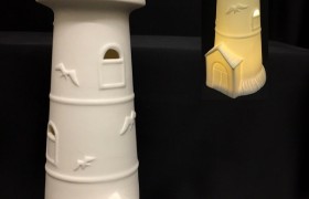Faro ceramica, decoro gabbiani, con luce LED. Diam. 9,5 H 25