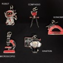 Ciondolo metallo bagno argento con smalto colorato. CM 5 circa. MADE IN ITALY
