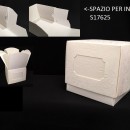 Scatola cartoncino con apertura a fiore e spazio per inserto. CM 6.5x6.5 H 7