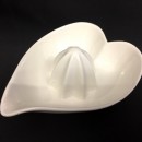 Spremiagrumi in porcellana a forma di cuore. CM 11x15 H 3.5
