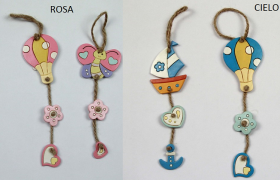 Tris appendini in resina con corda. Ass 3 per colore. CM 23