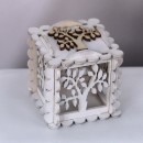 Scatola legno bianca con traforo albero e applicazione. CM 6x6 H 6