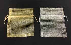 Sacchetto rete oro o argento con tirante. CM 10x12