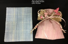Sacchetto tessuto opaco con impuntura, rosa o azzurro. CM 11x14