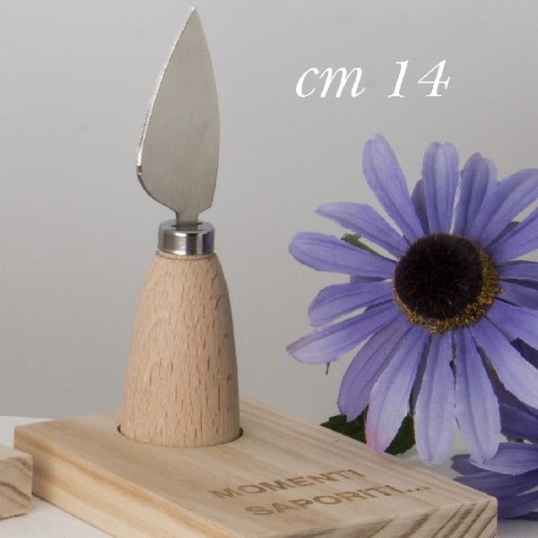 Coltello da formaggio metallo con manico su base legno con scatola. CM 14 Base CM 8x12 H 1.5