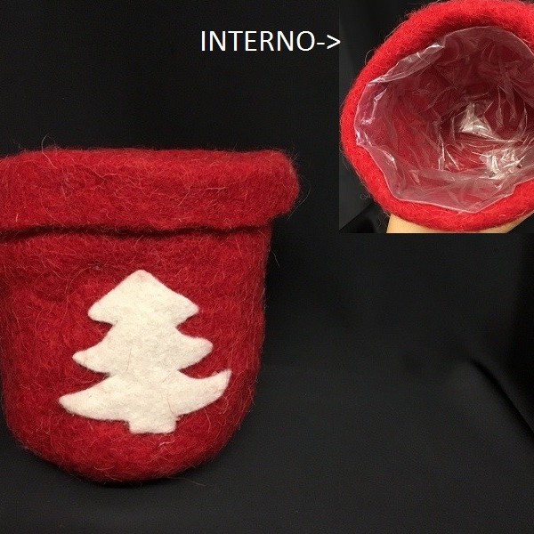Coprivaso in pannolenci con interno plastificato. Diam. 9.5 H 11