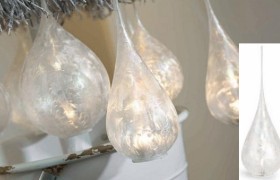 Goccia vetro satinato da appendere con luce LED. Diam. 8 H 23