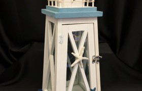 Lanterna legno decori marinari con manico corda. CM 20x20 H 50