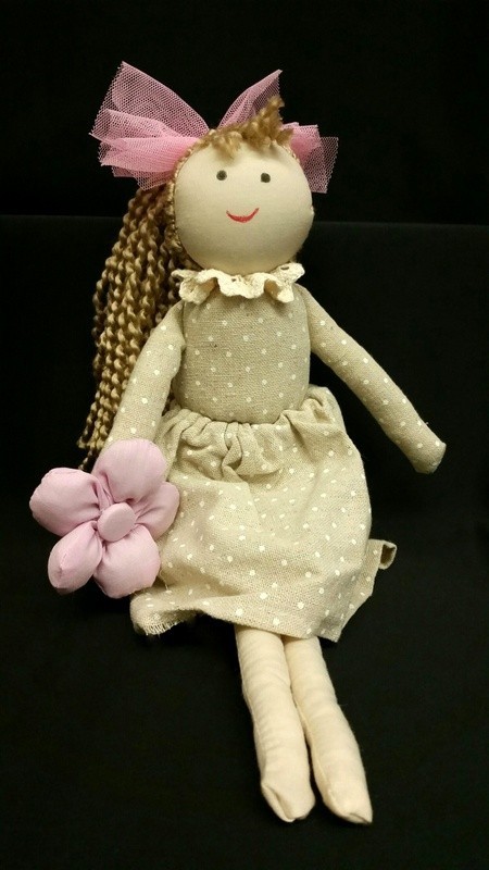 Bambola pezza con fiocco tulle. CM 37
