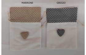 Sacchetto cotone e pois con applicazione cuore. CM 10.5x14