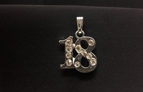 Ciondolo metallo 18° con strass. CM 2