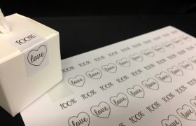 Foglio da 44 adesivi 100% LOVE (CM 2x4)