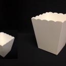 Vaso cartone bianco. Base: CM 7x7 Apertura: CM 9.5x9.5 H 11