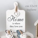 Tagliere in legno con cuore pendente e scritta. CM 12x19