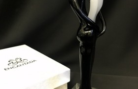 Coppia vetro bianco e nero con base. H 19 con scatola