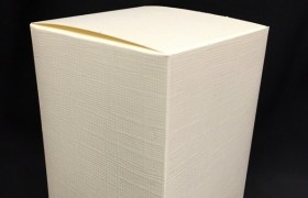 Scatola cartoncino astuccio avorio CM 10x10 H 16