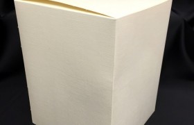 Scatola cartoncino astuccio avorio CM 17x17 H 22