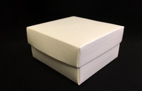 Scatola cartoncino fondo e coperchio avorio CM 12x12 H 6