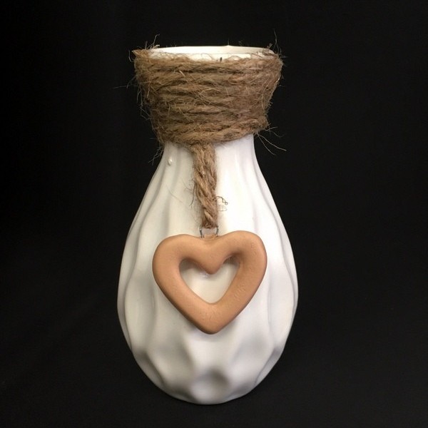 Vaso ceramica con applicazione corda e cuore. H 11