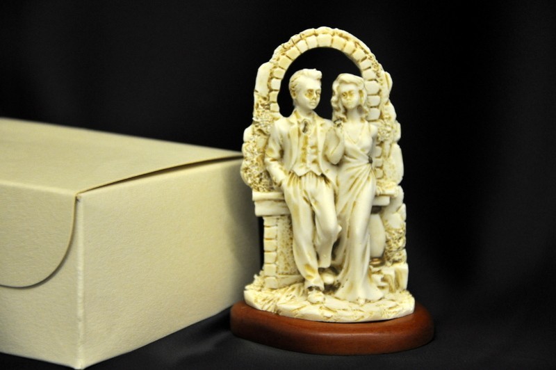 Coppia resina su base legno H 11 con scatola