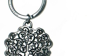 Portachiavi con albero della fede in ottone con bagno in argento. CM 4 H 8. MADE IN ITALY