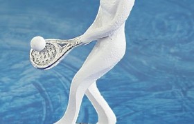 Tennista in resina bianca e argentata. H 12