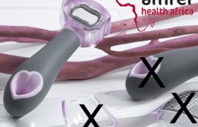 Apribottiglie plastica e metallo CM 15 con scatola. LINEA EQUOSOLIDALE.