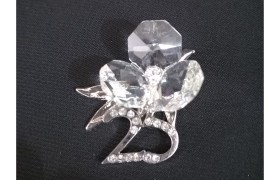 Fiore cristallo con applicazione numero con strass CM 4