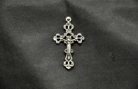Ciondolo metallo crocefisso CM 4x2.5