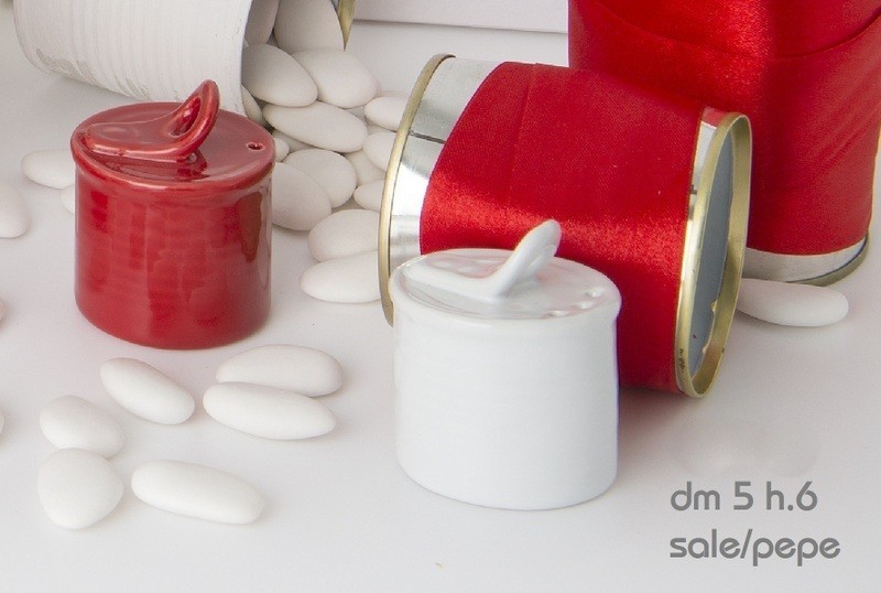 Set sale e pepe ceramica bianca e rossa DIAM 5 H 6 con scatola