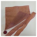 Quadrato 25x25 satin,colore  rosa antico cangiante,con nastro e applicazione.