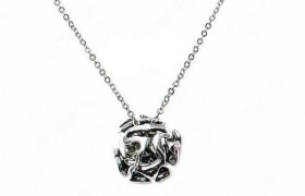 Catena metallo con chiama angeli in ottone con bagno argento. CM 40 circa. MADE IN ITALY