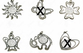Ciondolo in ottone con bagno argento con scritta. CM 6/7 circa.(DISP SOLO QUELLI SENZA "X") MADE IN ITALY