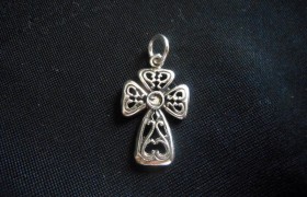 Ciondolo croce in ottone con bagno in argento CM 4. MADE IN ITALY