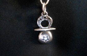 Ciondolo ciuccio in ottone con bagno in argento CM 3.5. MADE IN ITALY